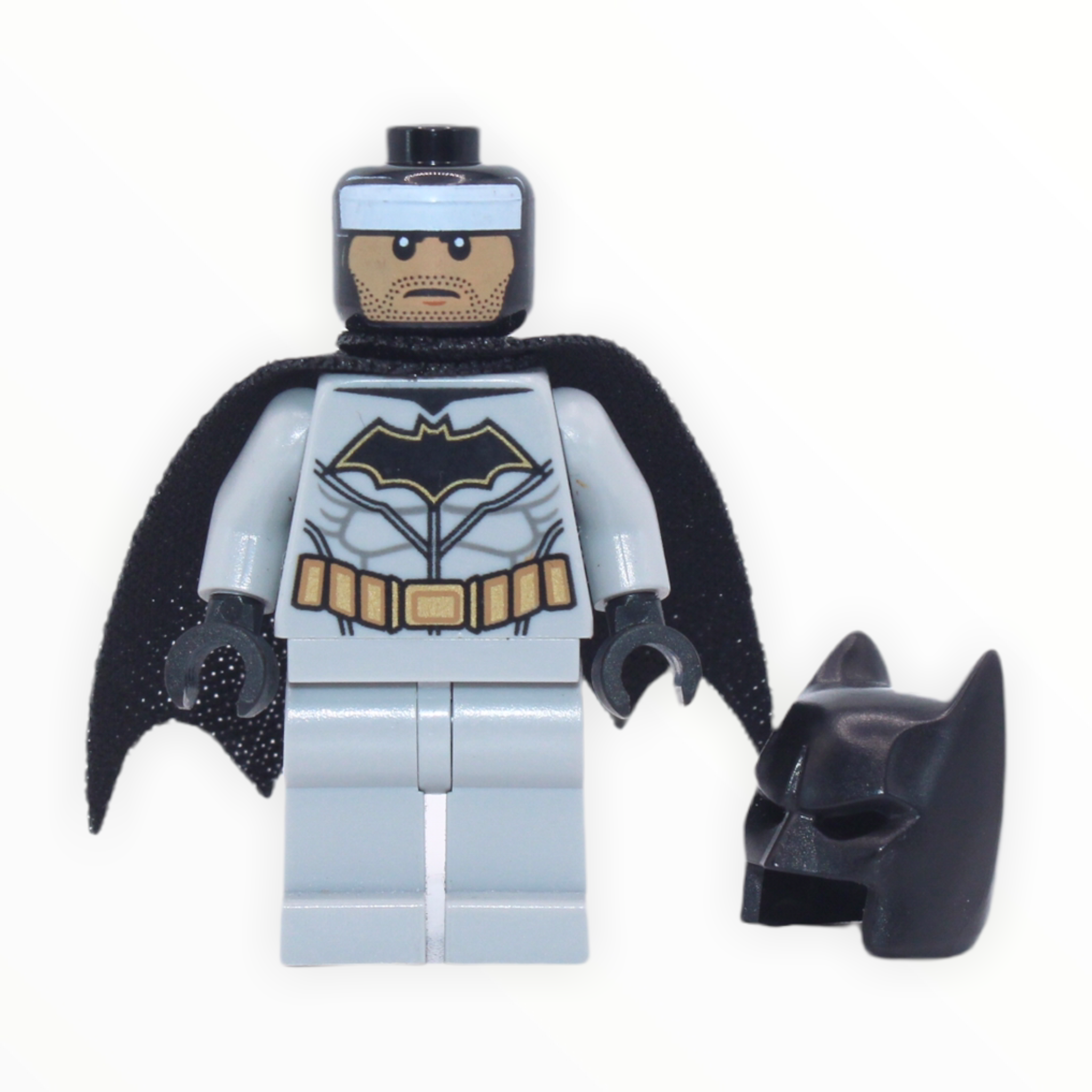 Batman (light bluish gray Rebirth suit, medium nougat face with stubble)