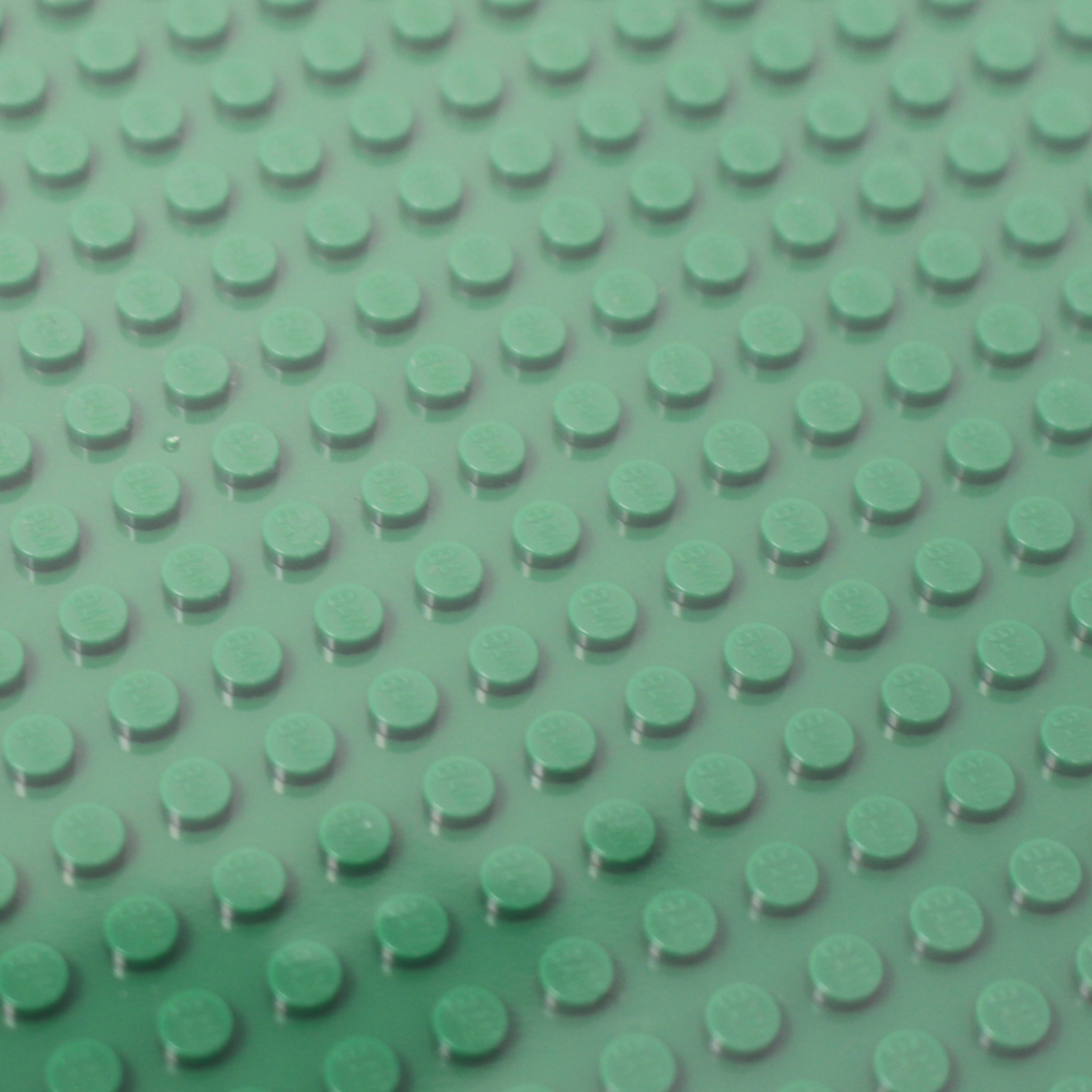 Bricks & Minifigs Green Baseplate