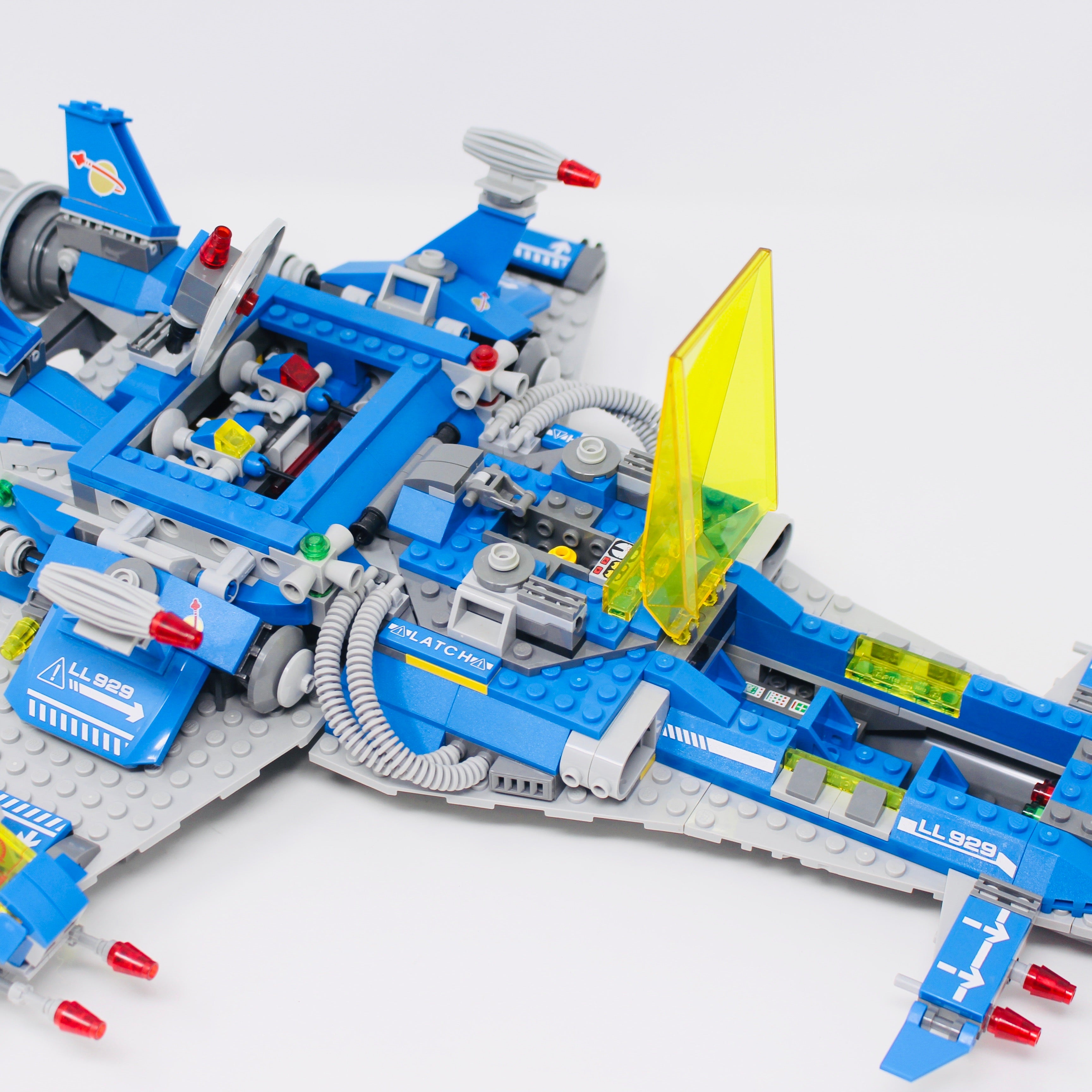 Used Set 70816 LEGO Movie Bennys Spaceship, Spaceship, SPACESHIP!